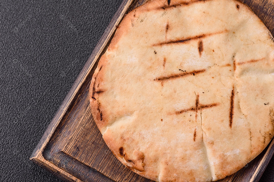 Imagem mostra um tipo de pão conhecido como Pita