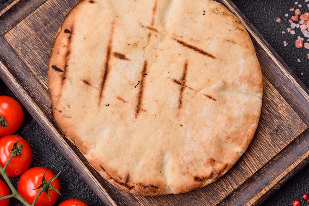 Imagem mostra um tipo de pão conhecido como Pita