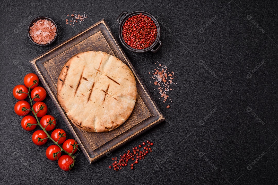 Imagem mostra um tipo de pão conhecido como Pita