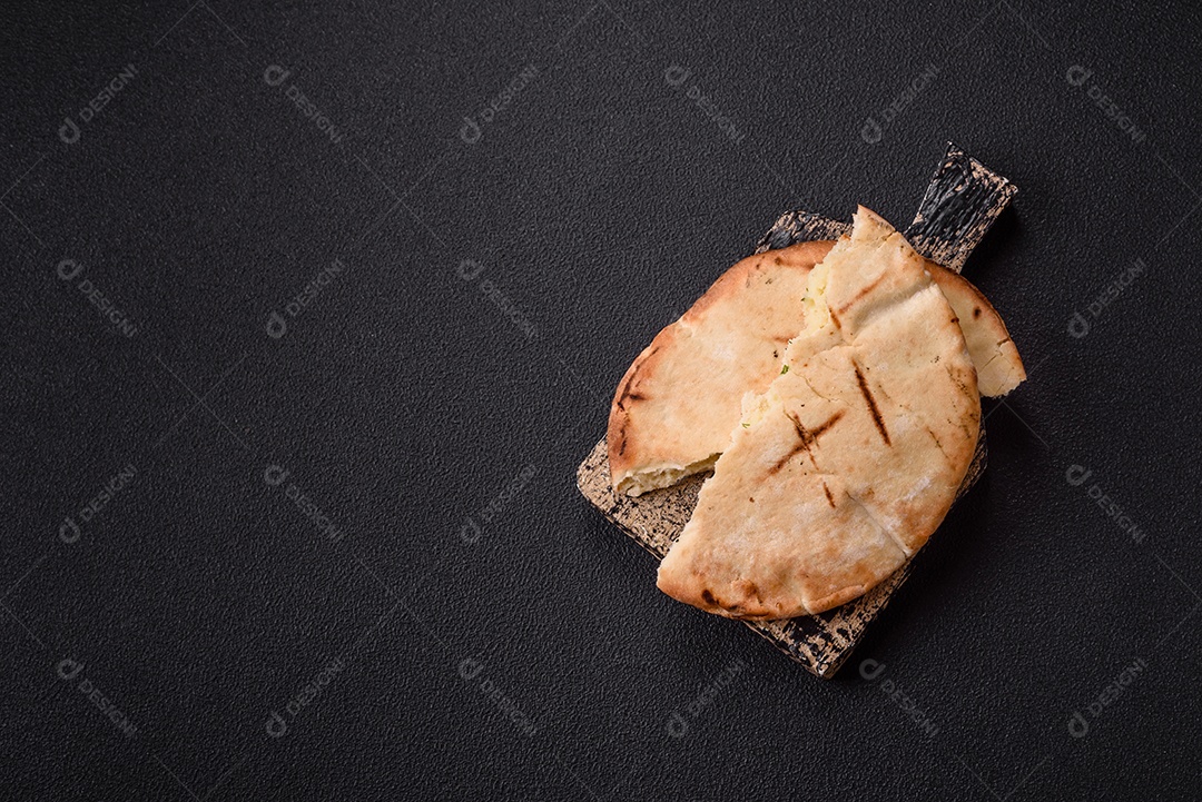 Imagem mostra um tipo de pão conhecido como Pita