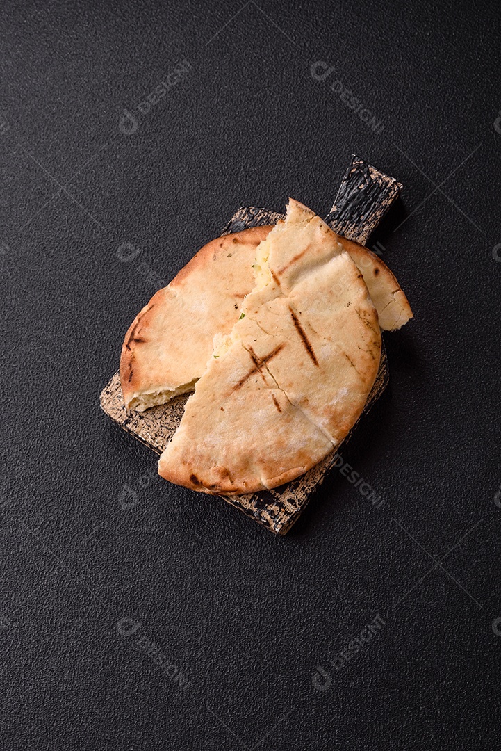 Imagem mostra um tipo de pão conhecido como Pita