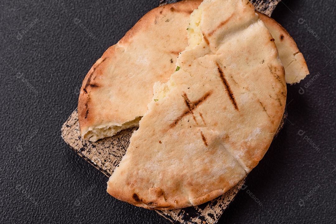 Imagem mostra um tipo de pão conhecido como Pita