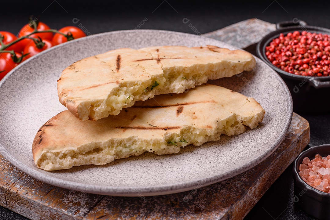 Imagem mostra um tipo de pão conhecido como Pita