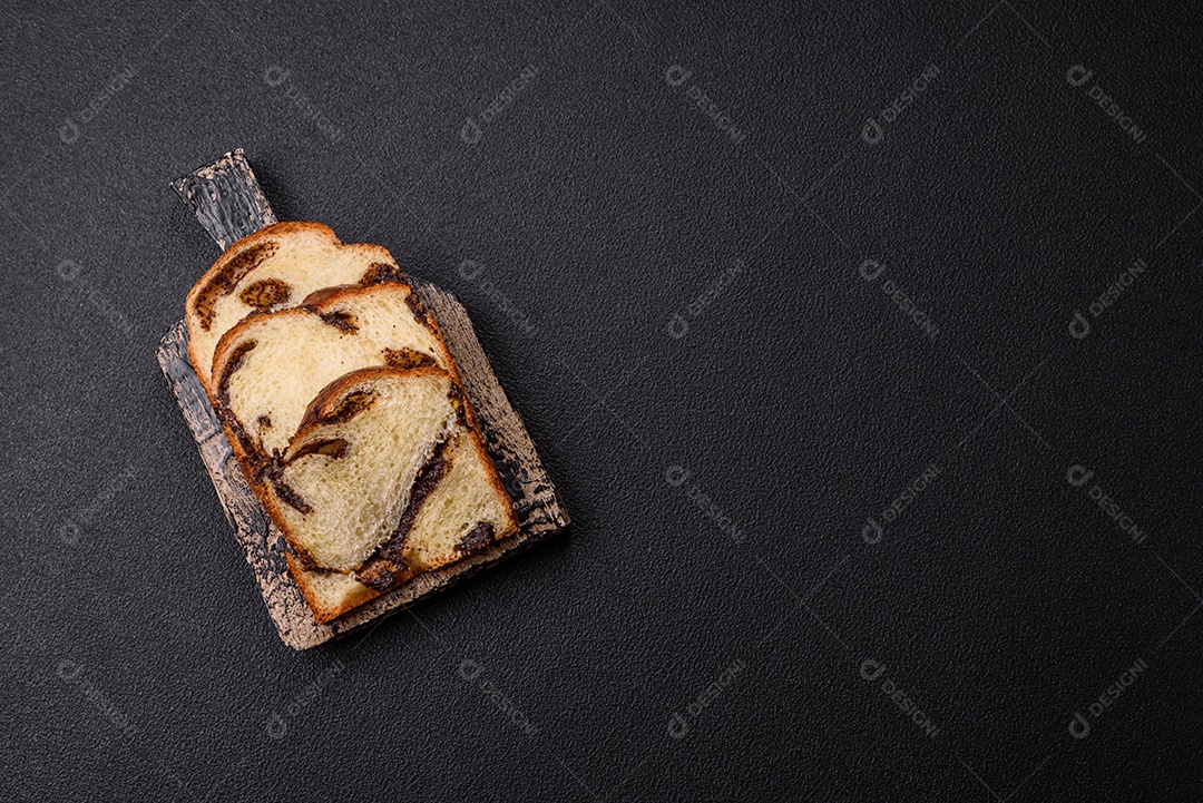 A imagem mostra um Babka, um pão doce de origem judaica