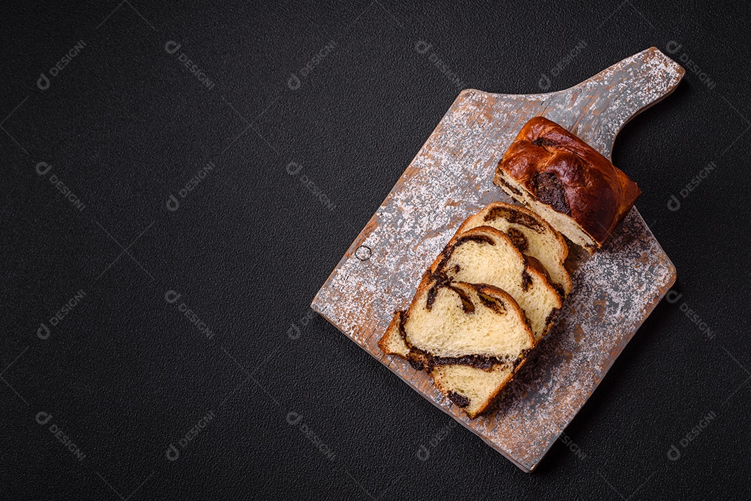 A imagem mostra um Babka, um pão doce de origem judaica