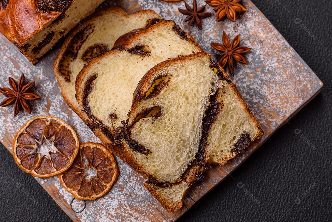 A imagem mostra um Babka, um pão doce de origem judaica