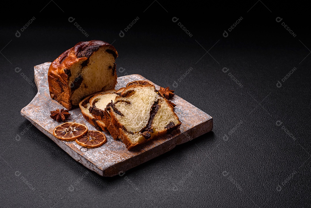 A imagem mostra um Babka, um pão doce de origem judaica