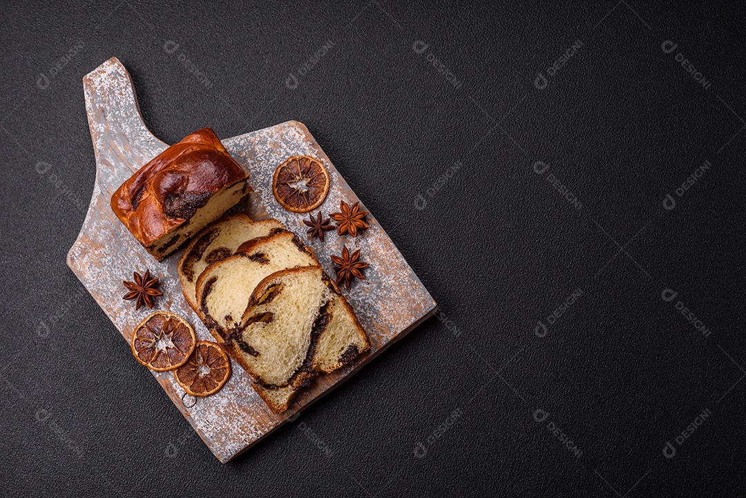 A imagem mostra um Babka, um pão doce de origem judaica