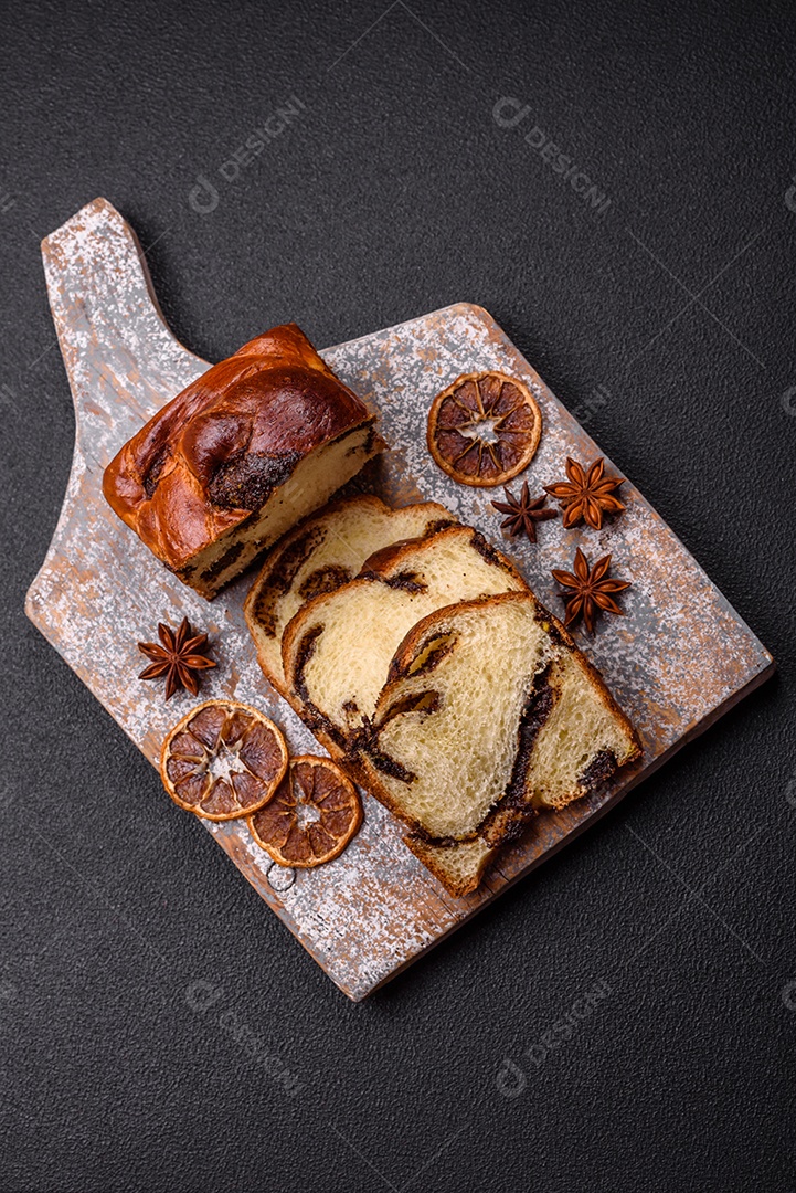 A imagem mostra um Babka, um pão doce de origem judaica