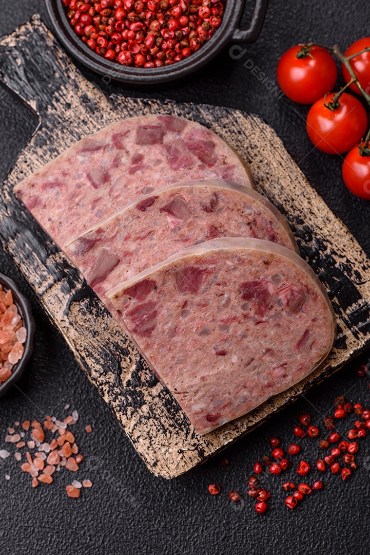 Fatias de Cabeça de Xara em uma mesa de concreto