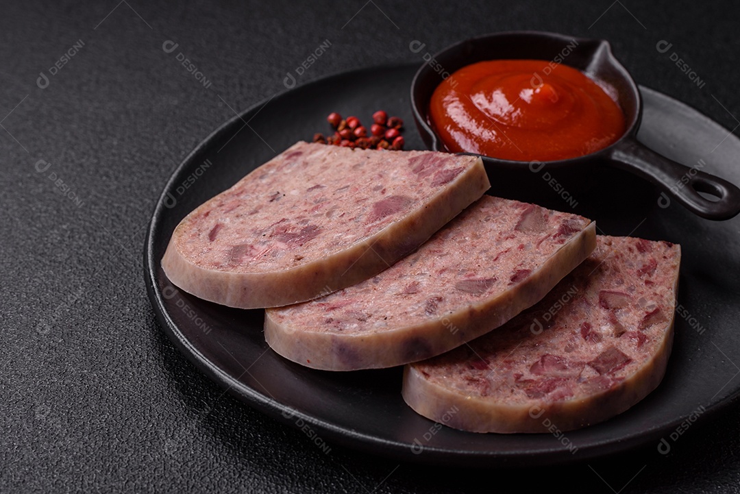 Fatias de Cabeça de Xara em uma mesa de concreto