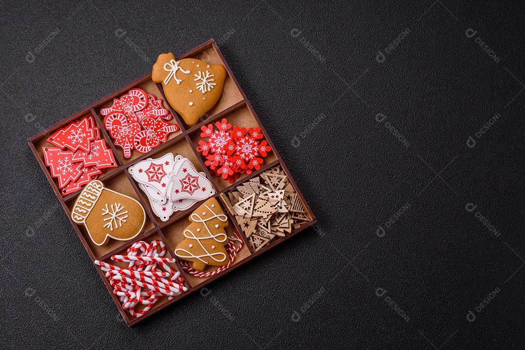 Biscoitos de gengibre caseiros de Natal feitos como doces