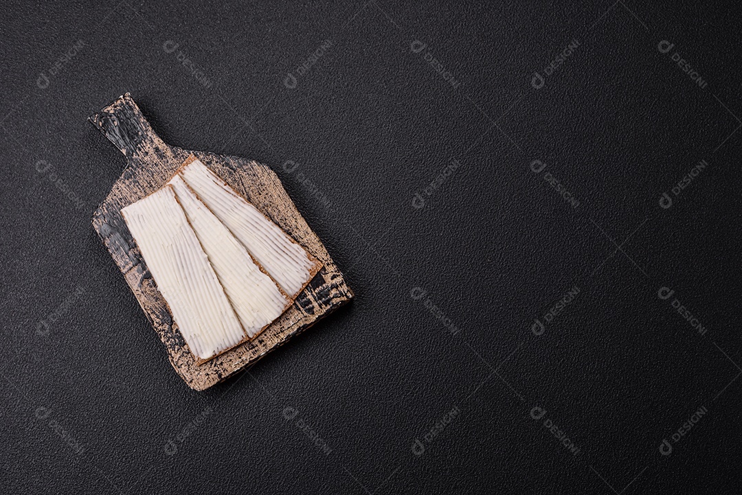 Pão retangular integral crocante com cream cheese