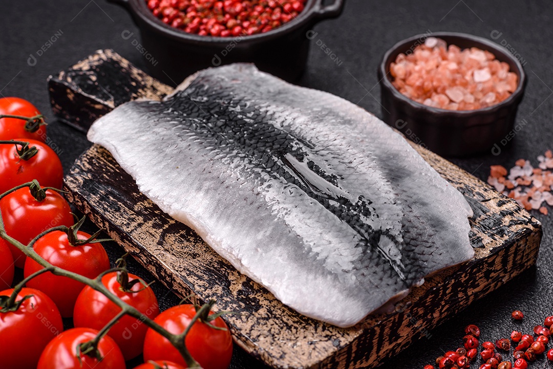Filés de Matjes, um tipo de arenque jovem e cru, curado em salmoura