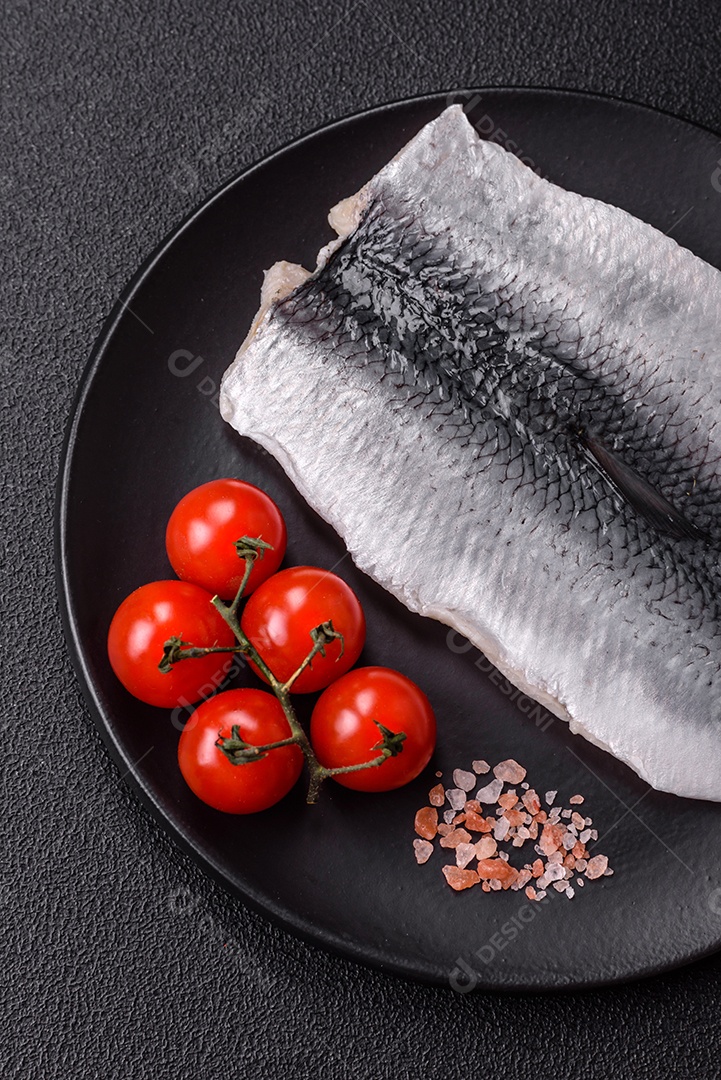 Filés de Matjes, um tipo de arenque jovem e cru, curado em salmoura