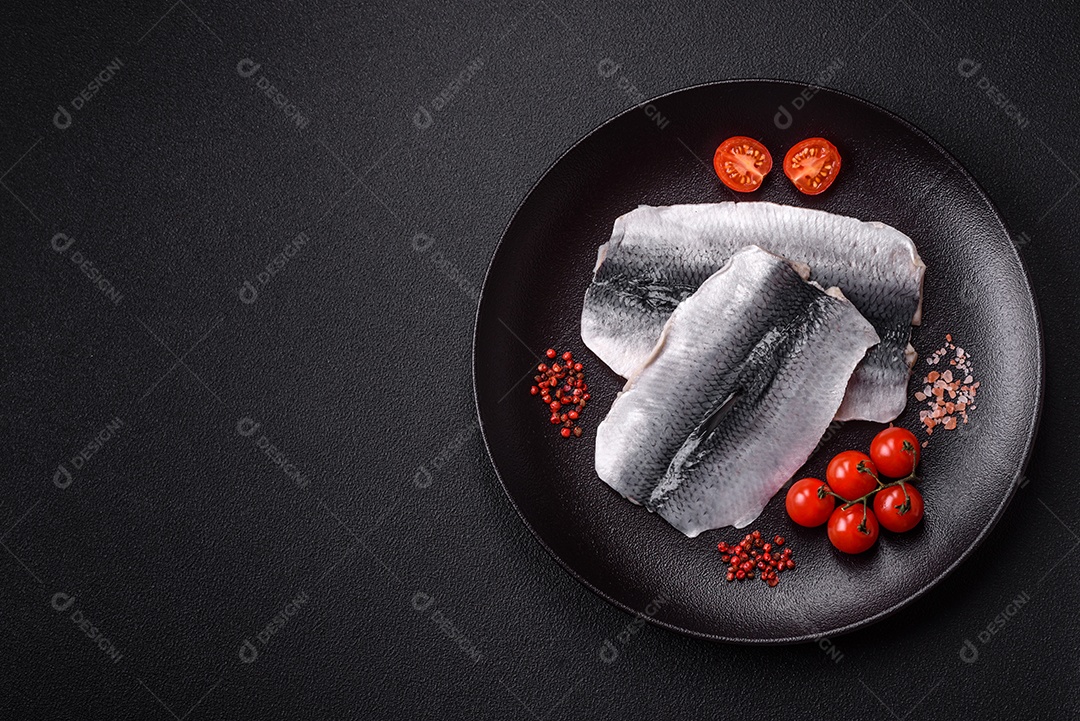Filés de Matjes, um tipo de arenque jovem e cru, curado em salmoura