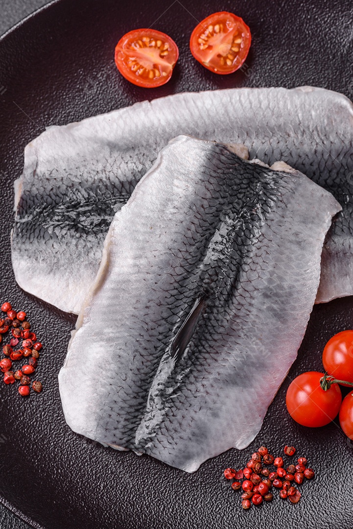 Filés de Matjes, um tipo de arenque jovem e cru, curado em salmoura