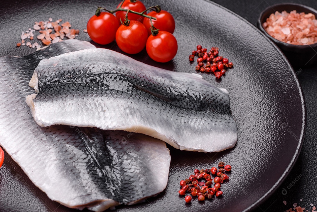 Filés de Matjes, um tipo de arenque jovem e cru, curado em salmoura