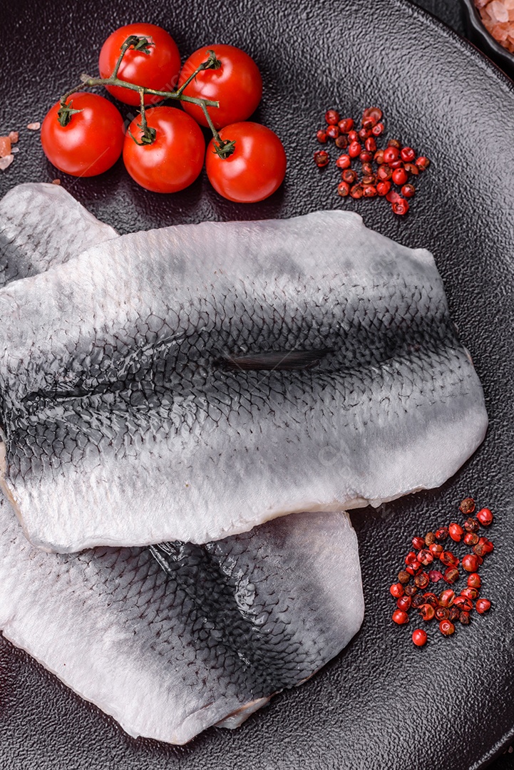 Filés de Matjes, um tipo de arenque jovem e cru, curado em salmoura