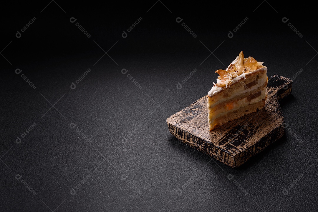 A imagem mostra uma Torta de Limão com Merengue