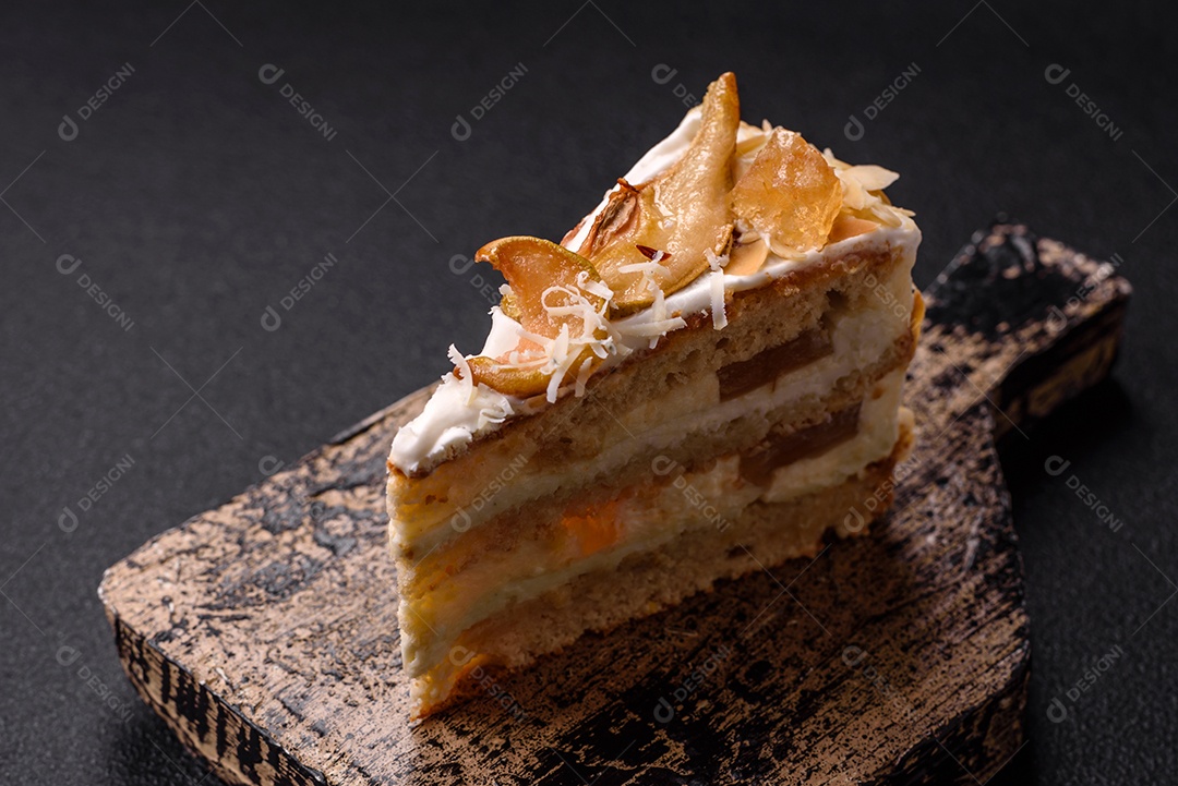 A imagem mostra uma Torta de Limão com Merengue