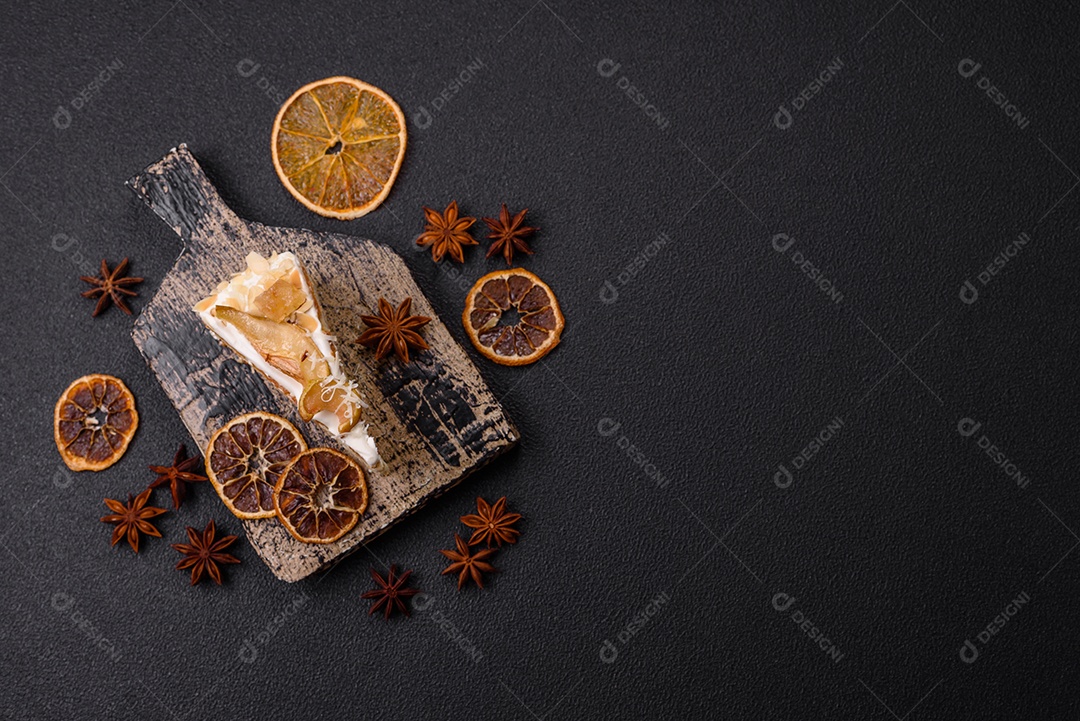 A imagem mostra uma Torta de Limão com Merengue