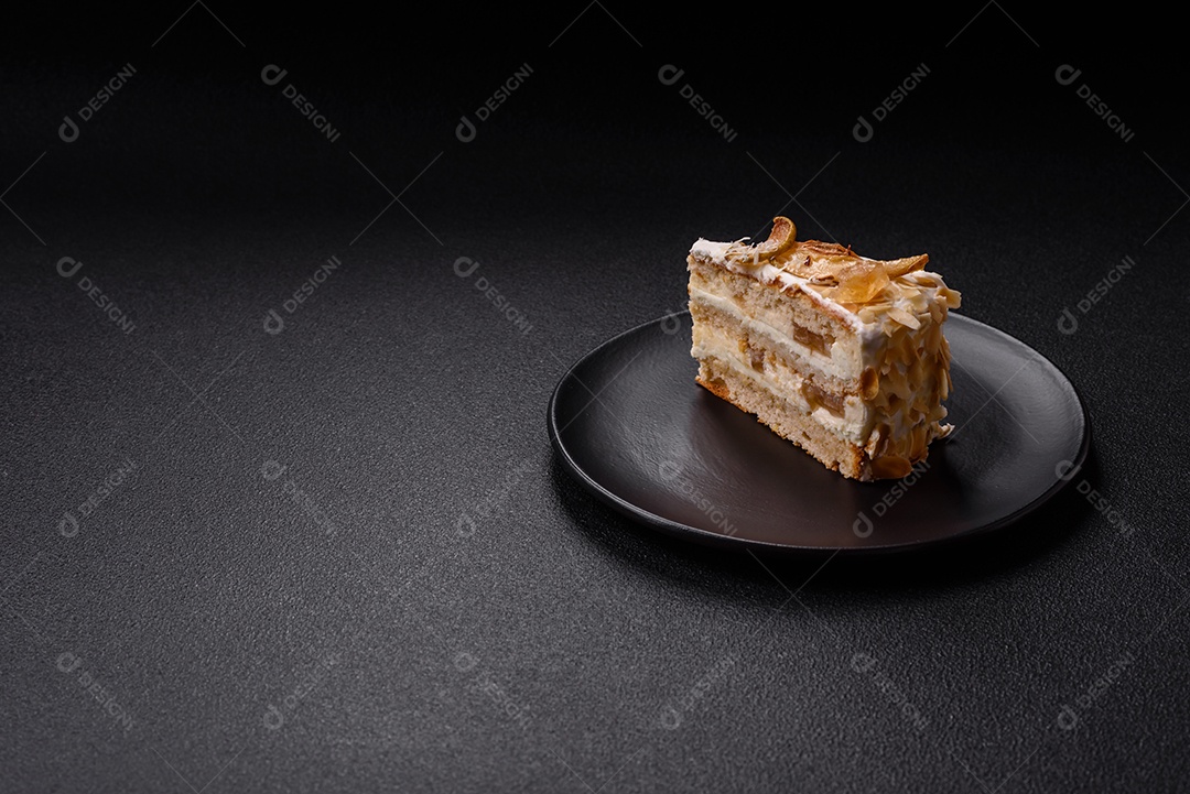 A imagem mostra uma Torta de Limão com Merengue
