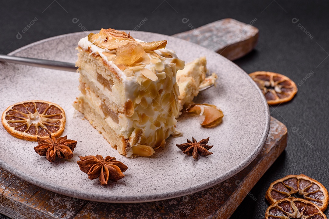 A imagem mostra uma Torta de Limão com Merengue