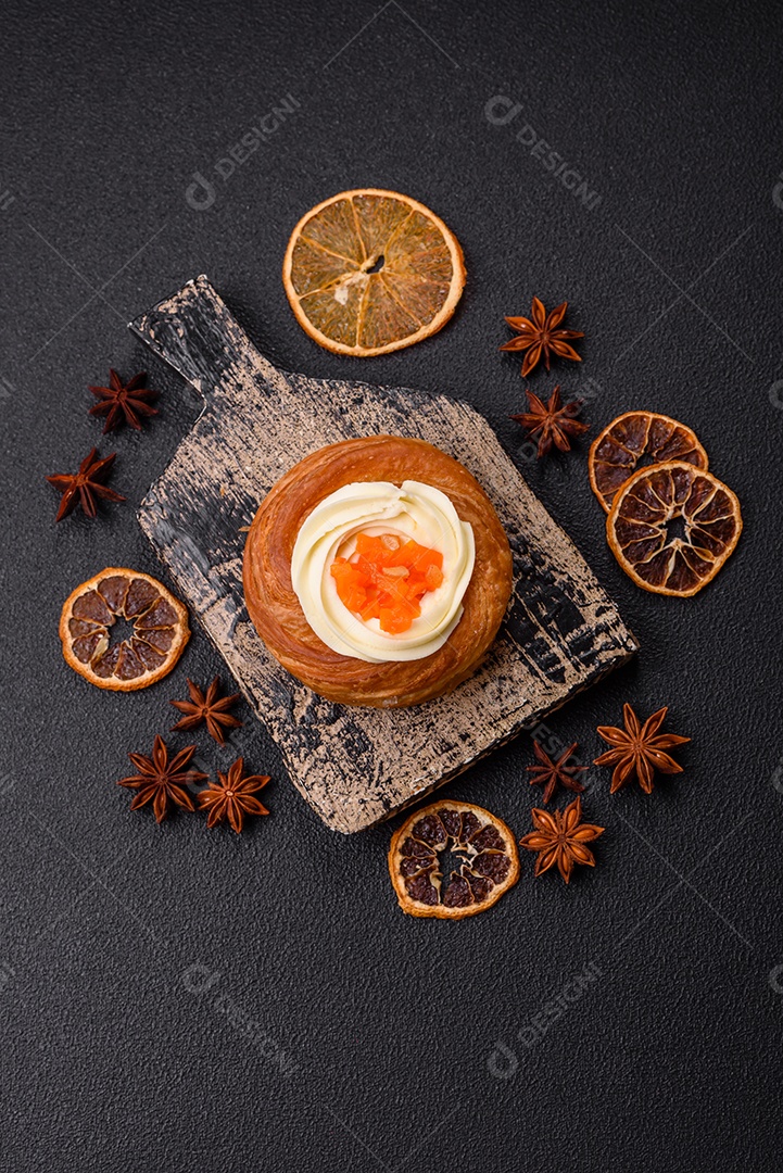 A imagem mostra um Wienerbrød, também conhecido como Danish pastry ou Pão de Viena