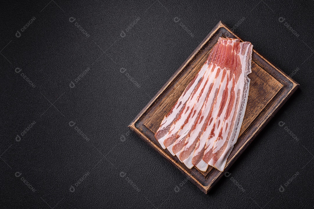Retrato de fatias de toucinho ou bacon.