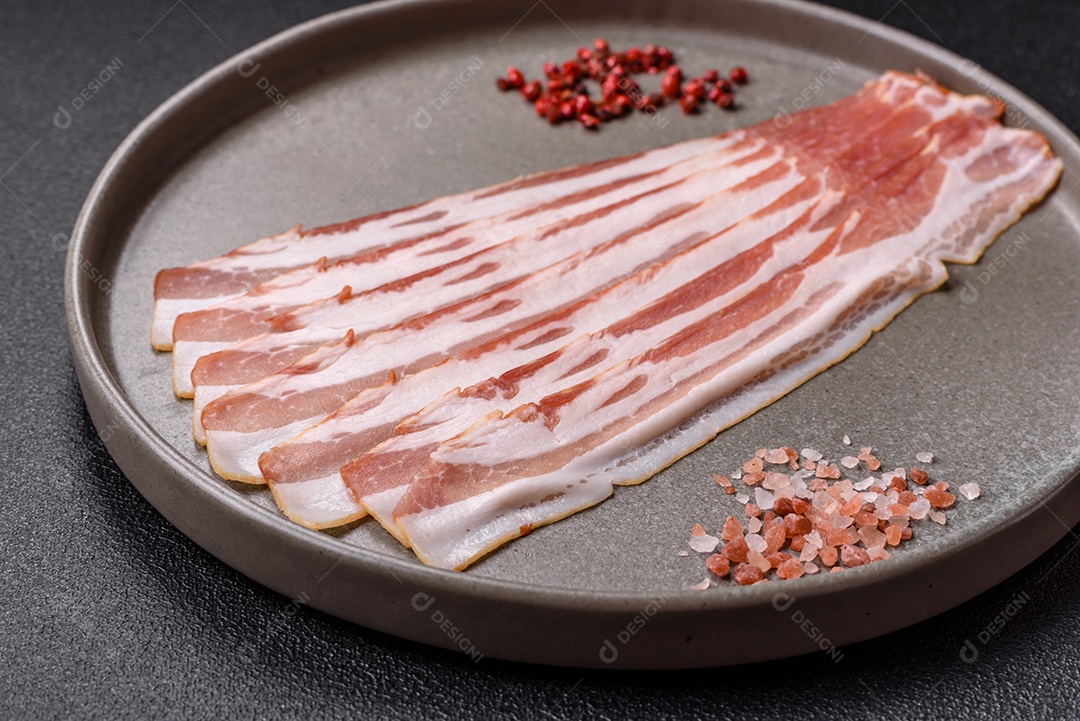 Retrato de fatias de toucinho ou bacon.