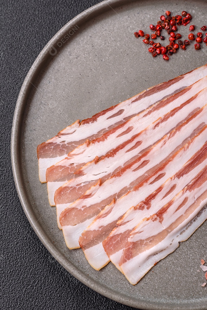 Retrato de fatias de toucinho ou bacon.