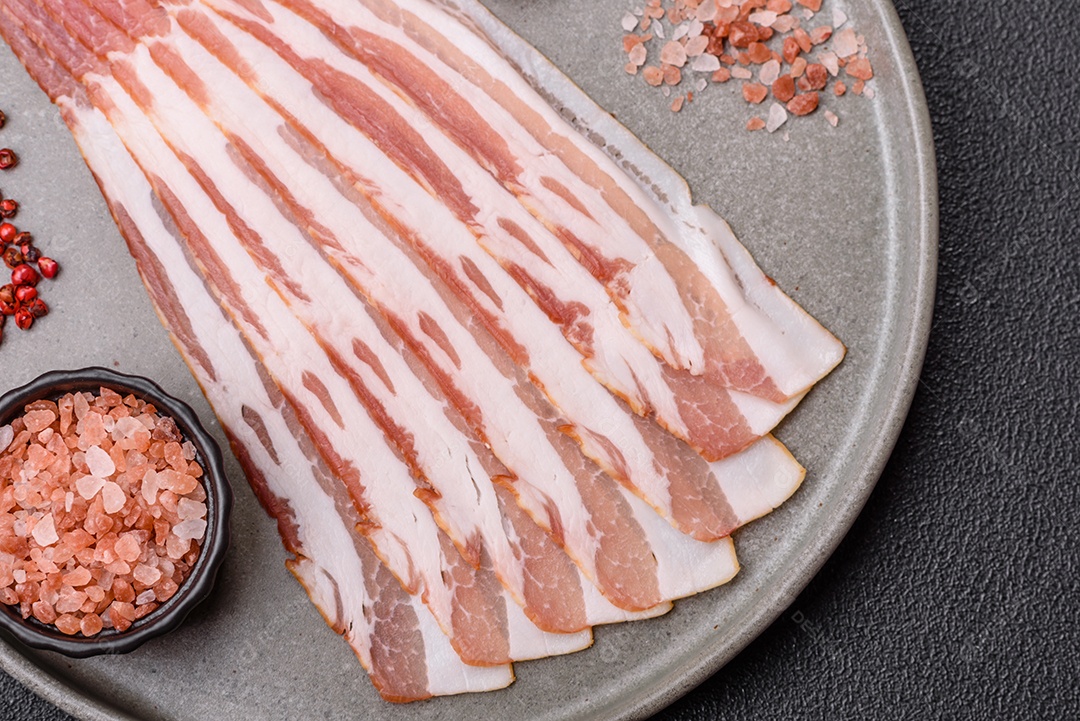 Retrato de fatias de toucinho ou bacon.