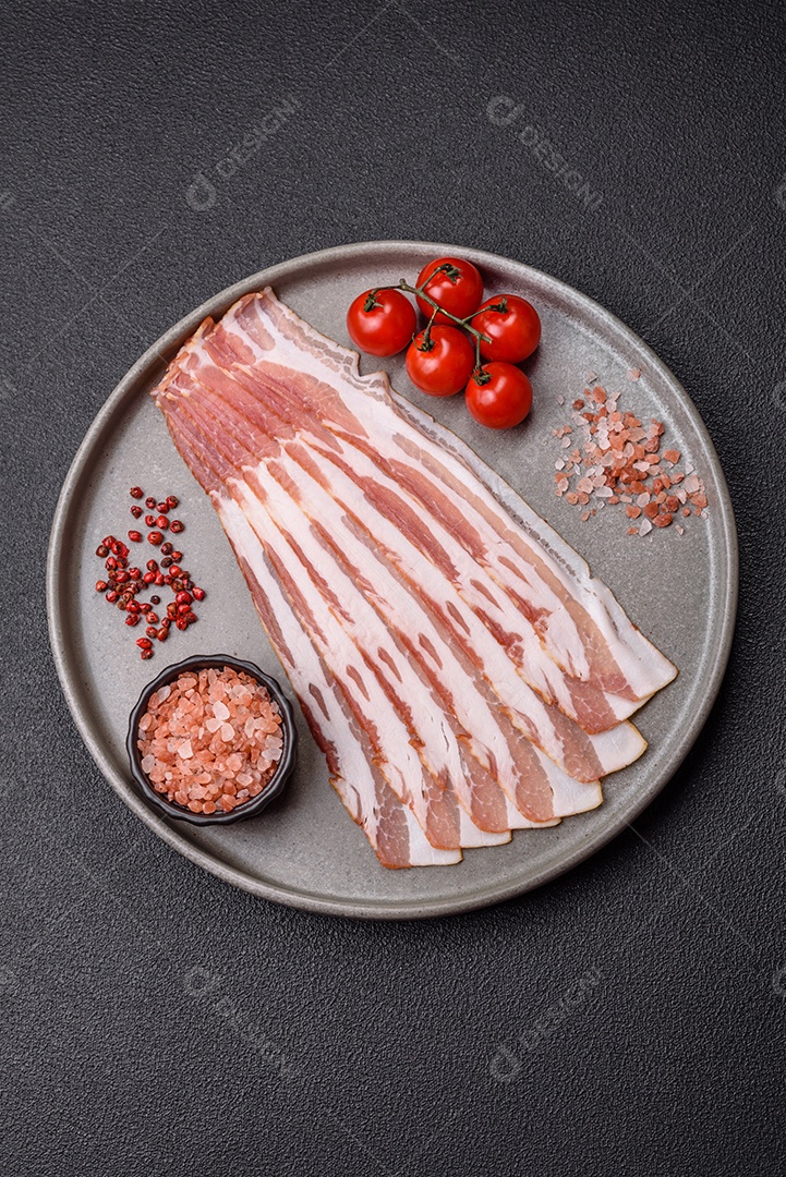 Retrato de fatias de toucinho ou bacon.