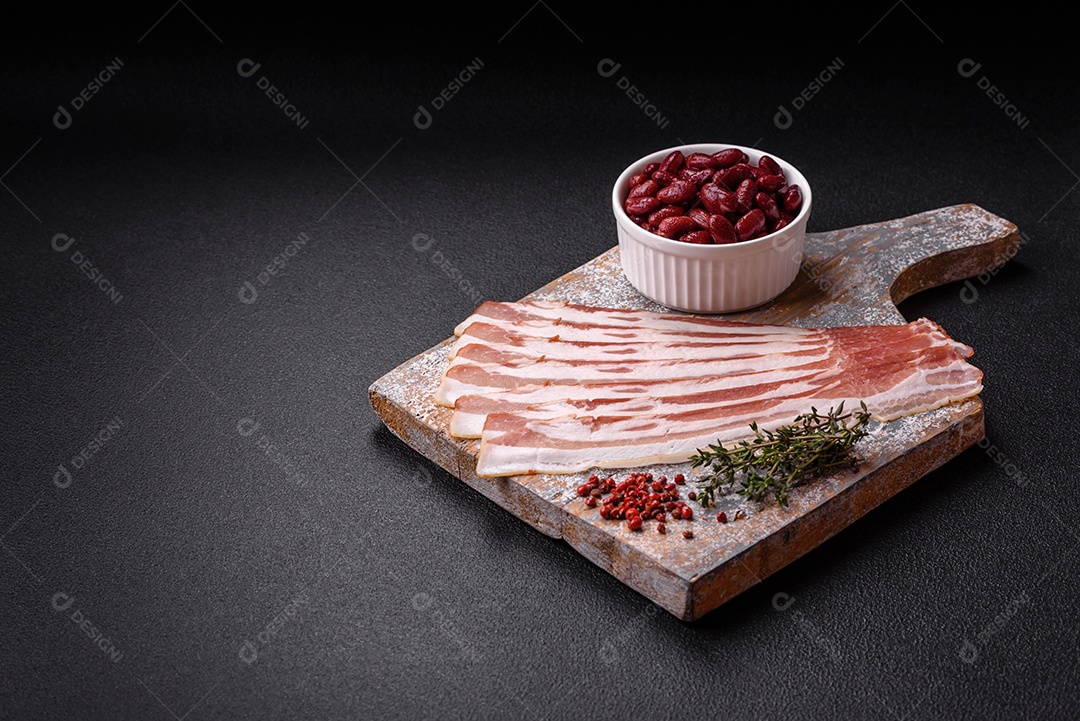 Retrato de fatias de toucinho ou bacon.