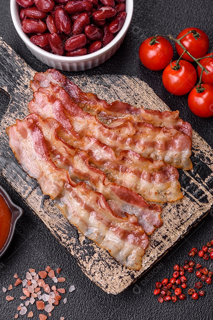 Retrato de fatias de toucinho ou bacon.