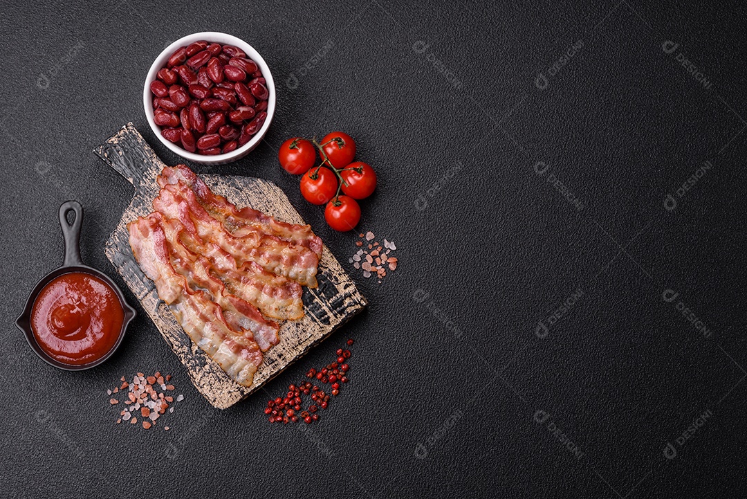 Retrato de fatias de toucinho ou bacon.