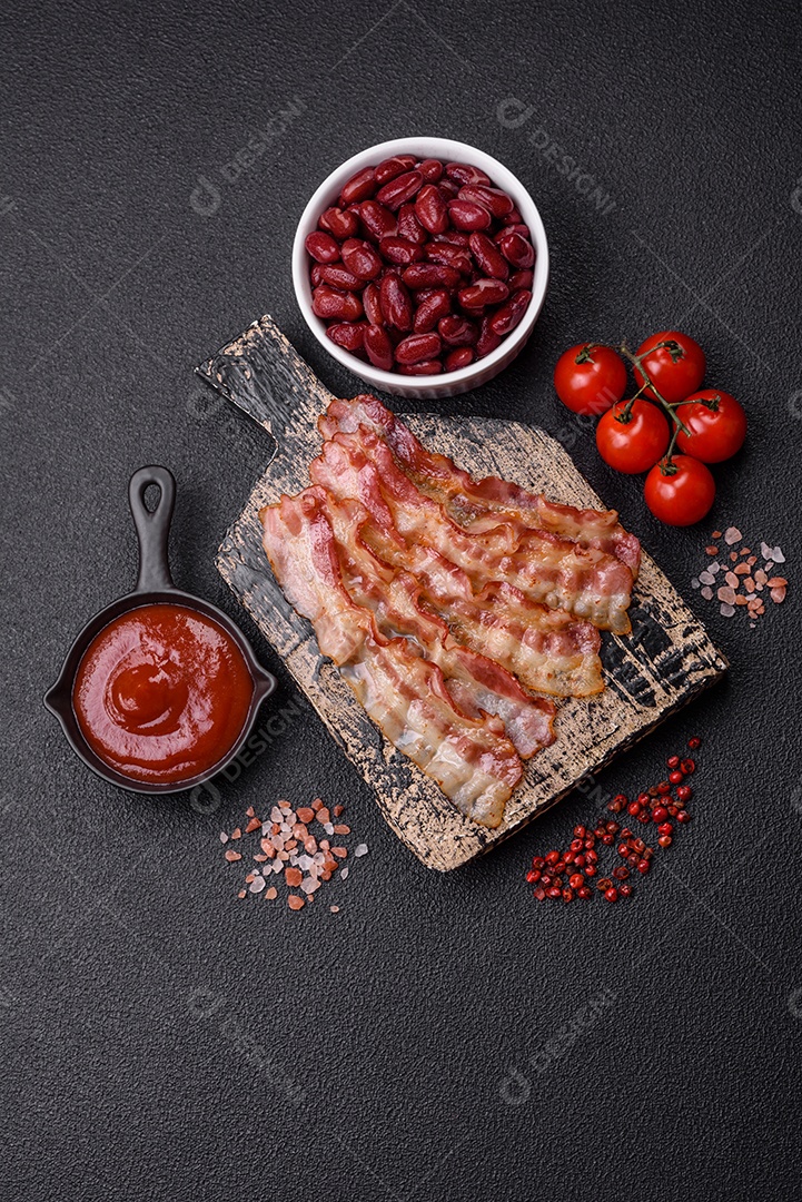 Retrato de fatias de toucinho ou bacon.