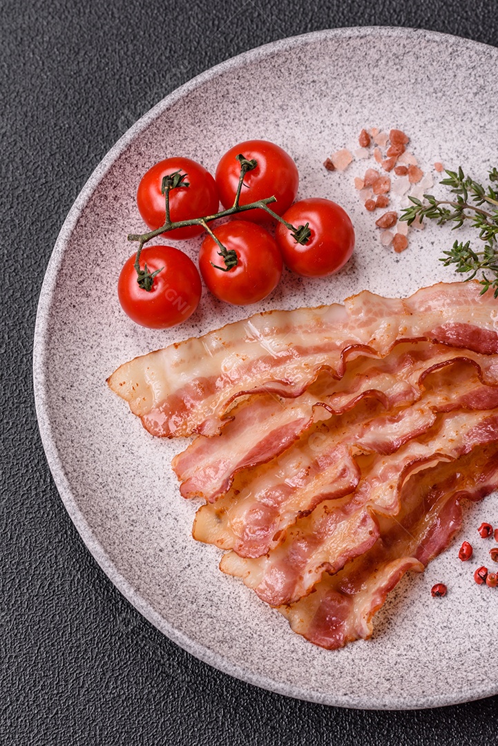 Retrato de fatias de toucinho ou bacon.