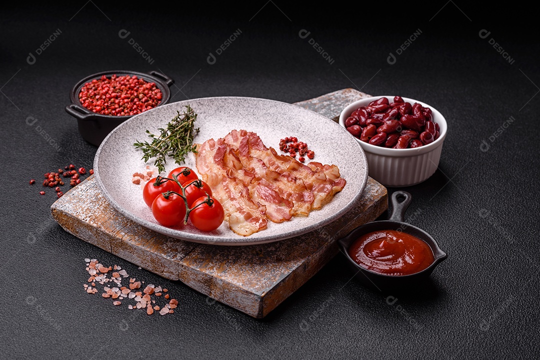 Retrato de fatias de toucinho ou bacon.