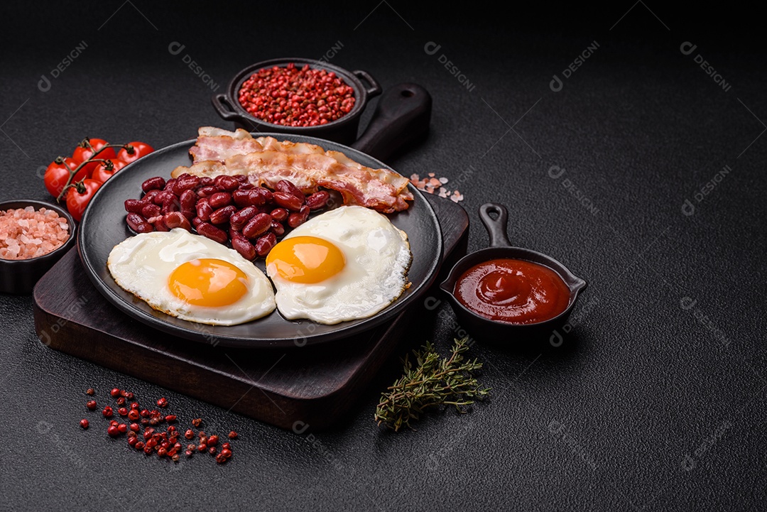 A imagem mostra um café da manhã completo