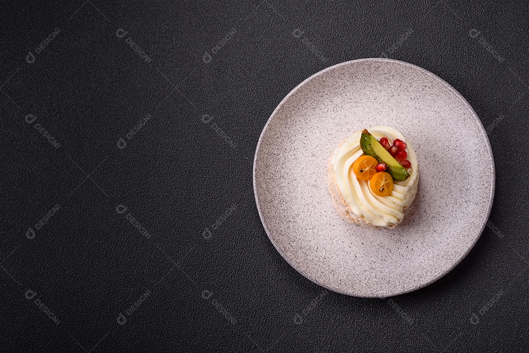 A imagem mostra madeleines, que são pequenos bolos franceses em forma de concha