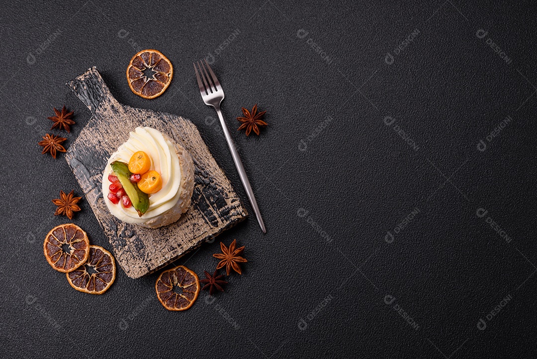 Retrato saboroso uma Mini Pavlova.