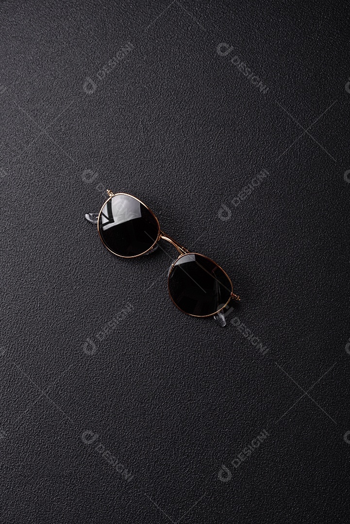 Óculos de sol em um fundo isolado