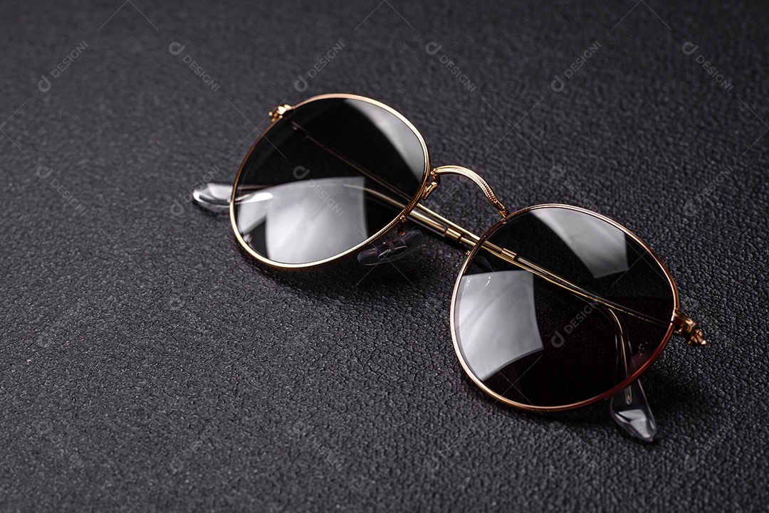 Óculos de sol em um fundo isolado