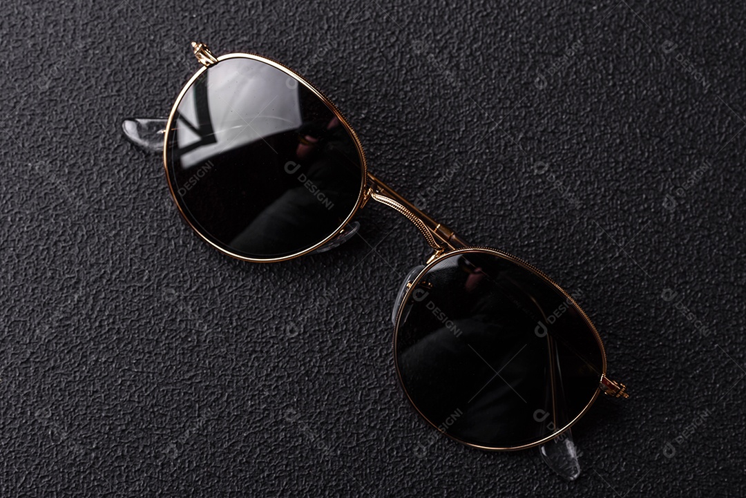 Óculos de sol em um fundo isolado