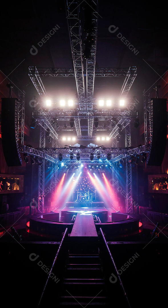 Cenário de Palco iluminado com luzes e fumaça