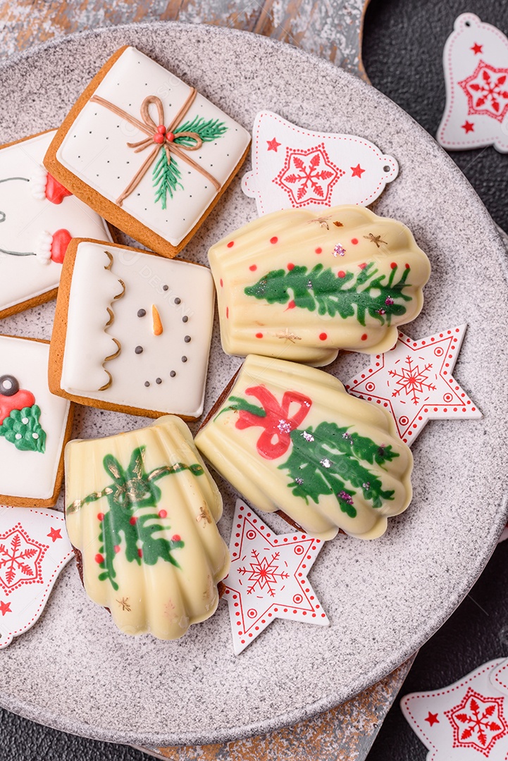A imagem mostra madeleines, que são pequenos bolos franceses em forma de concha