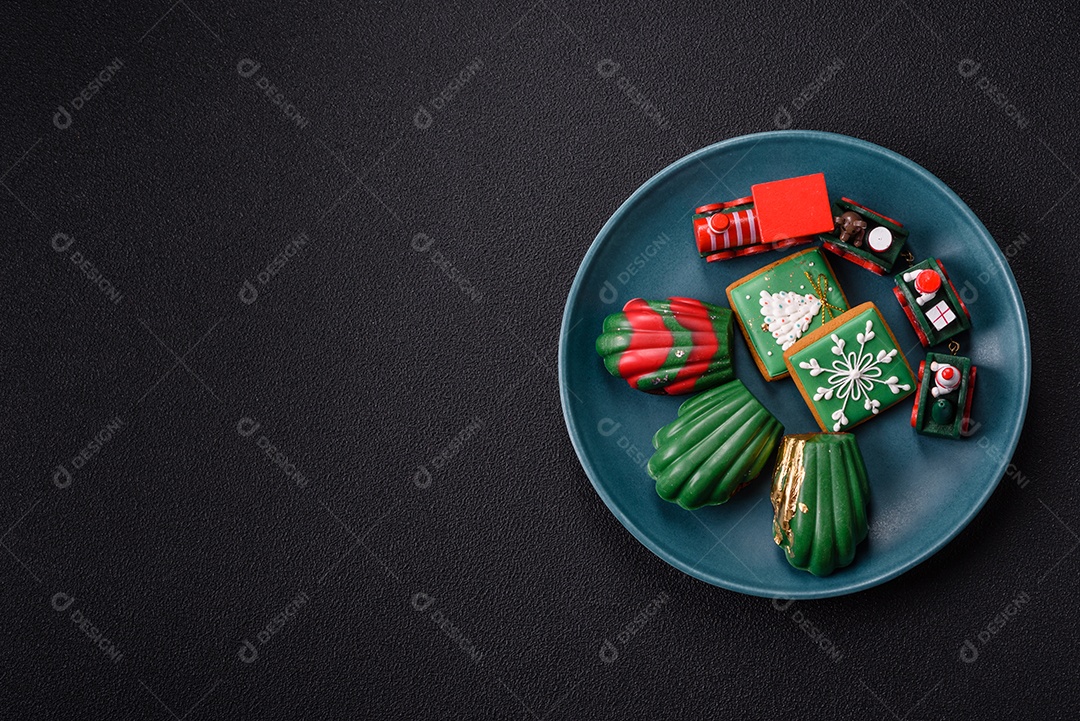 A imagem mostra madeleines, que são pequenos bolos ou biscoitos franceses em formato de concha