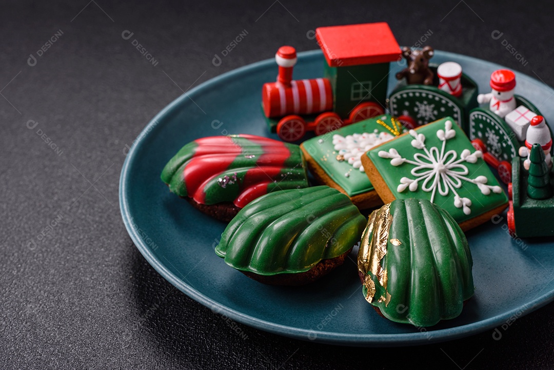 A imagem mostra madeleines, que são pequenos bolos ou biscoitos franceses em formato de concha